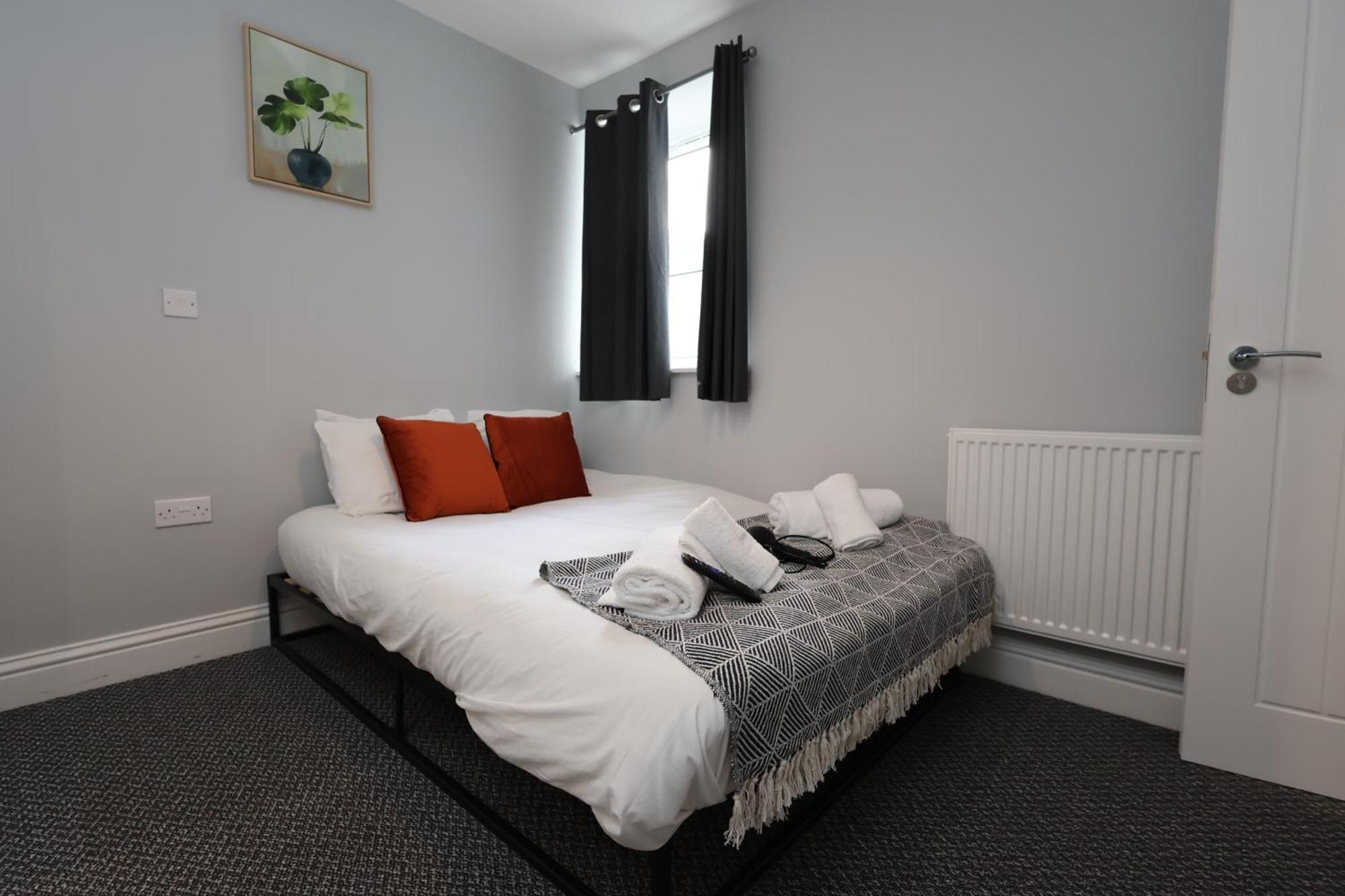 En-Suite Double Rooms, Smart Tv Comfy Style Llanelli Exterior photo