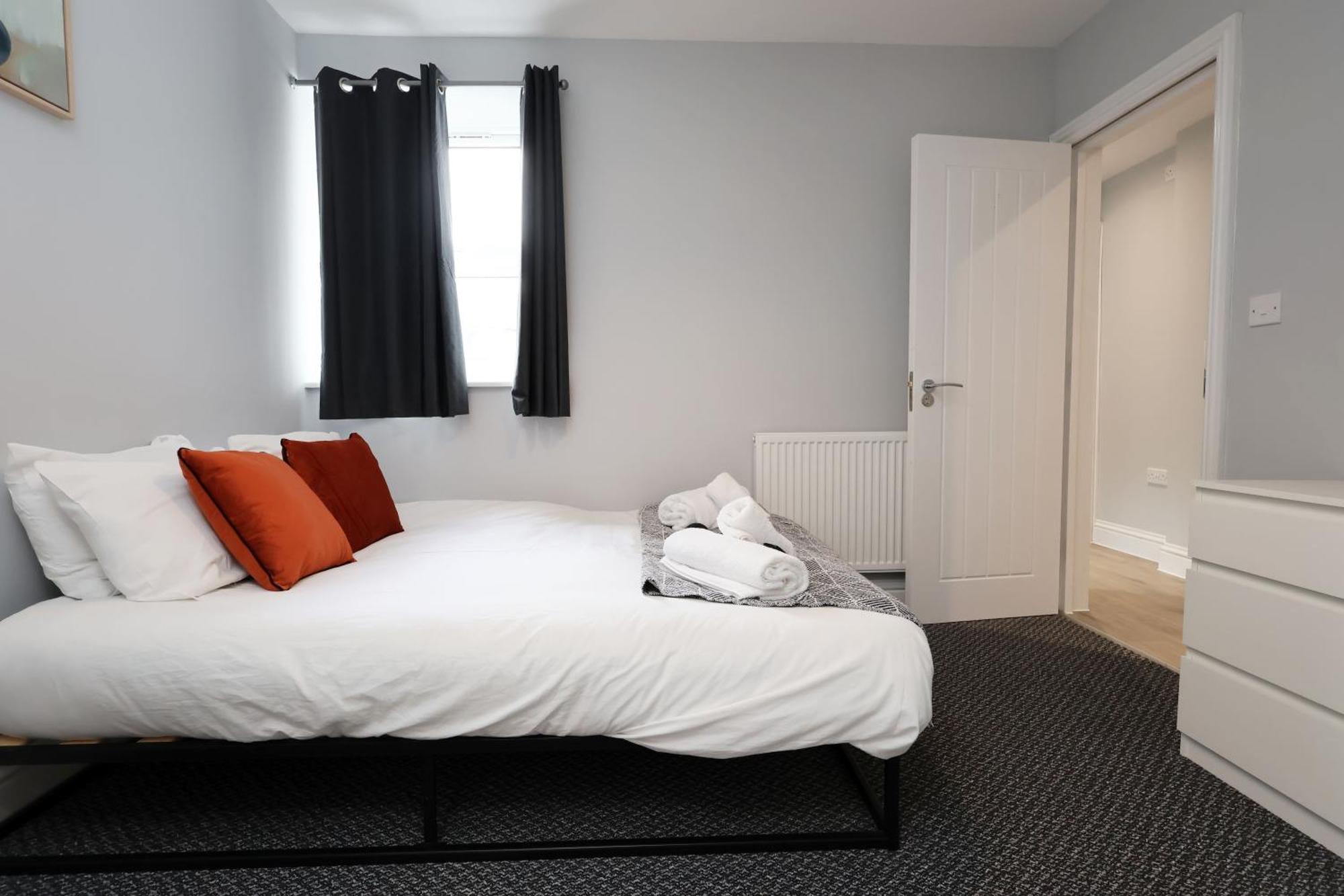 En-Suite Double Rooms, Smart Tv Comfy Style Llanelli Exterior photo